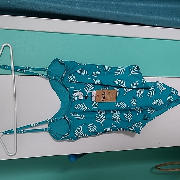 Far West swimsuit and sunglasses - Picture 4 of 7